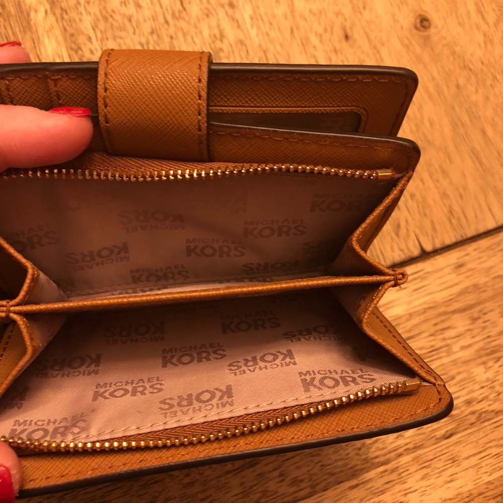 Michael Kors Cardholder Wallet - Picture 4 of 7